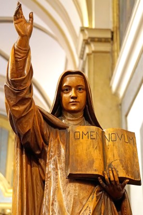 리지외의 성녀 데레사_photo by Dennis Jarvis_in the Metropolitan Cathedral of the Holy Trinity in Buenos Aires_Argentina.jpg